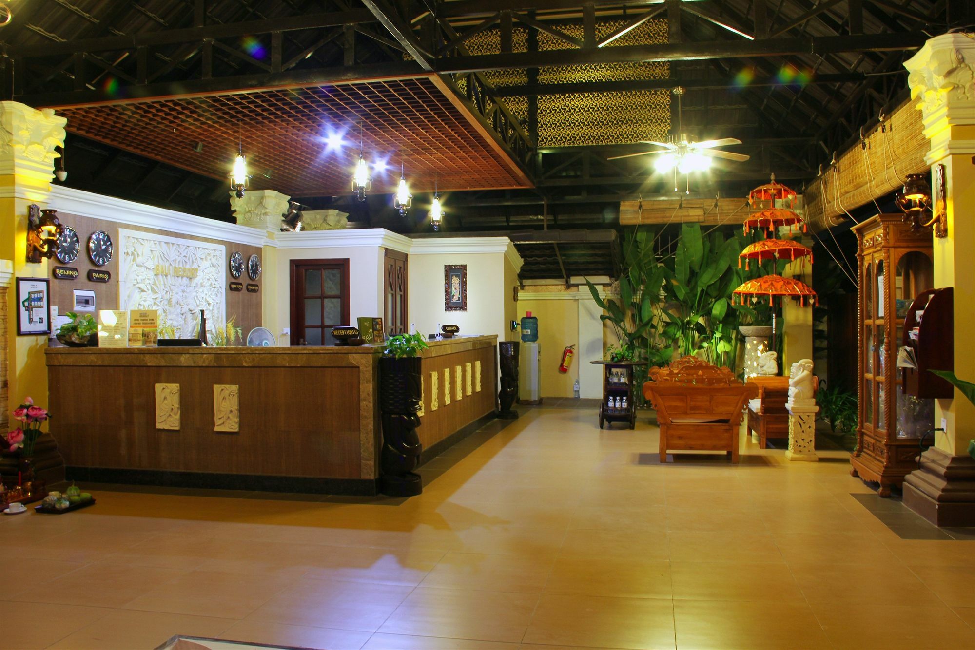 Bali Hotel Phnom Penh Exterior photo