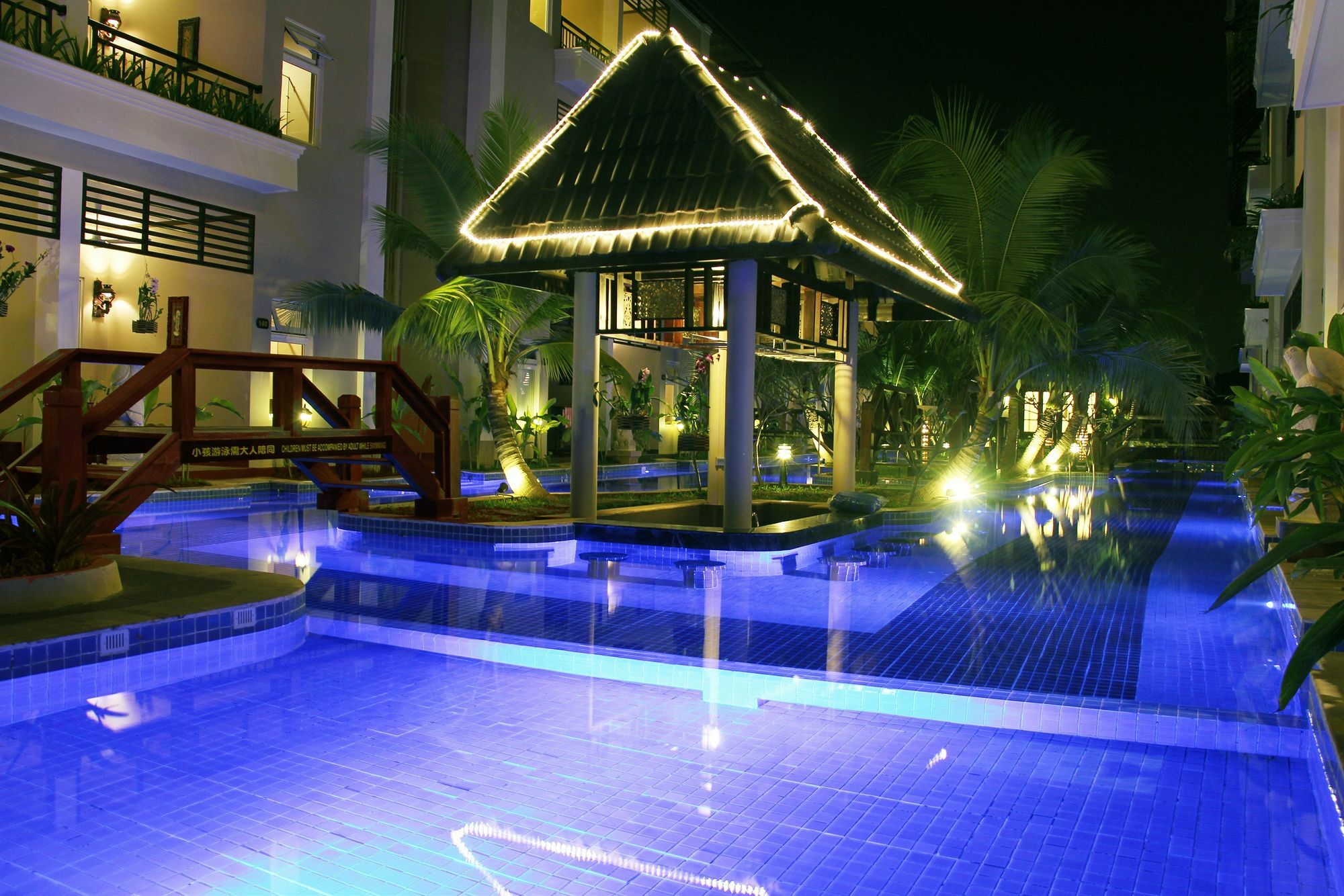 Bali Hotel Phnom Penh Exterior photo