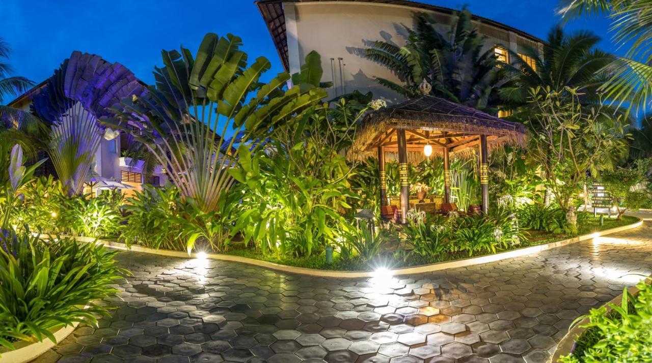 Bali Hotel Phnom Penh Exterior photo
