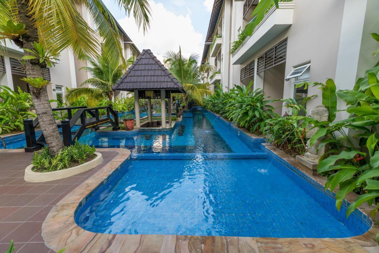 Bali Hotel Phnom Penh Exterior photo