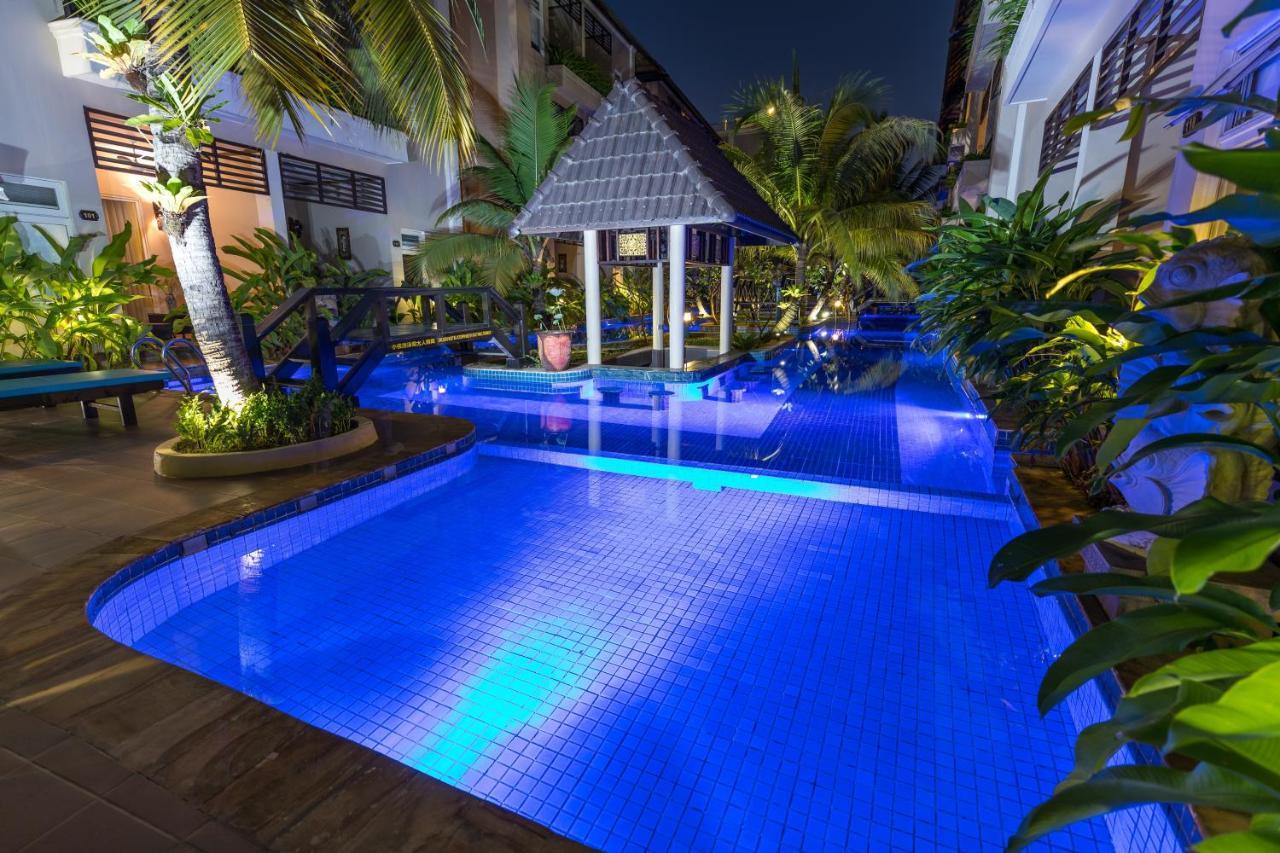 Bali Hotel Phnom Penh Exterior photo